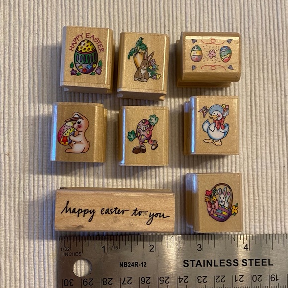 Lot of 8 Small Easter Themed Wood Mounted Stamps - Picture 4 of 6